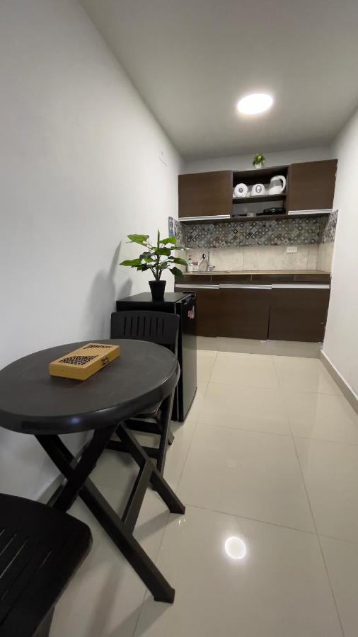 Sea Life Apartamentos En Via Principal Centro Y San Luis San Andrés 외부 사진