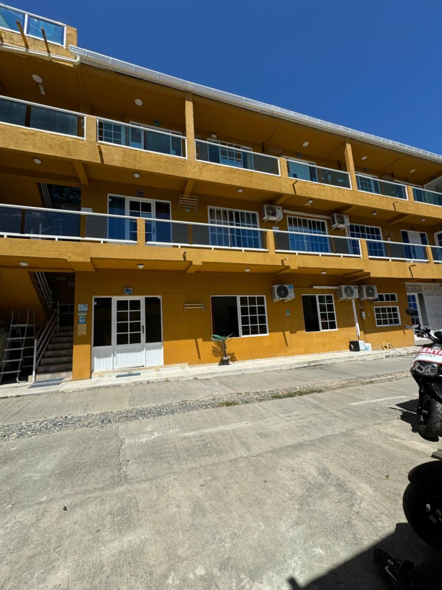 Sea Life Apartamentos En Via Principal Centro Y San Luis San Andrés 외부 사진