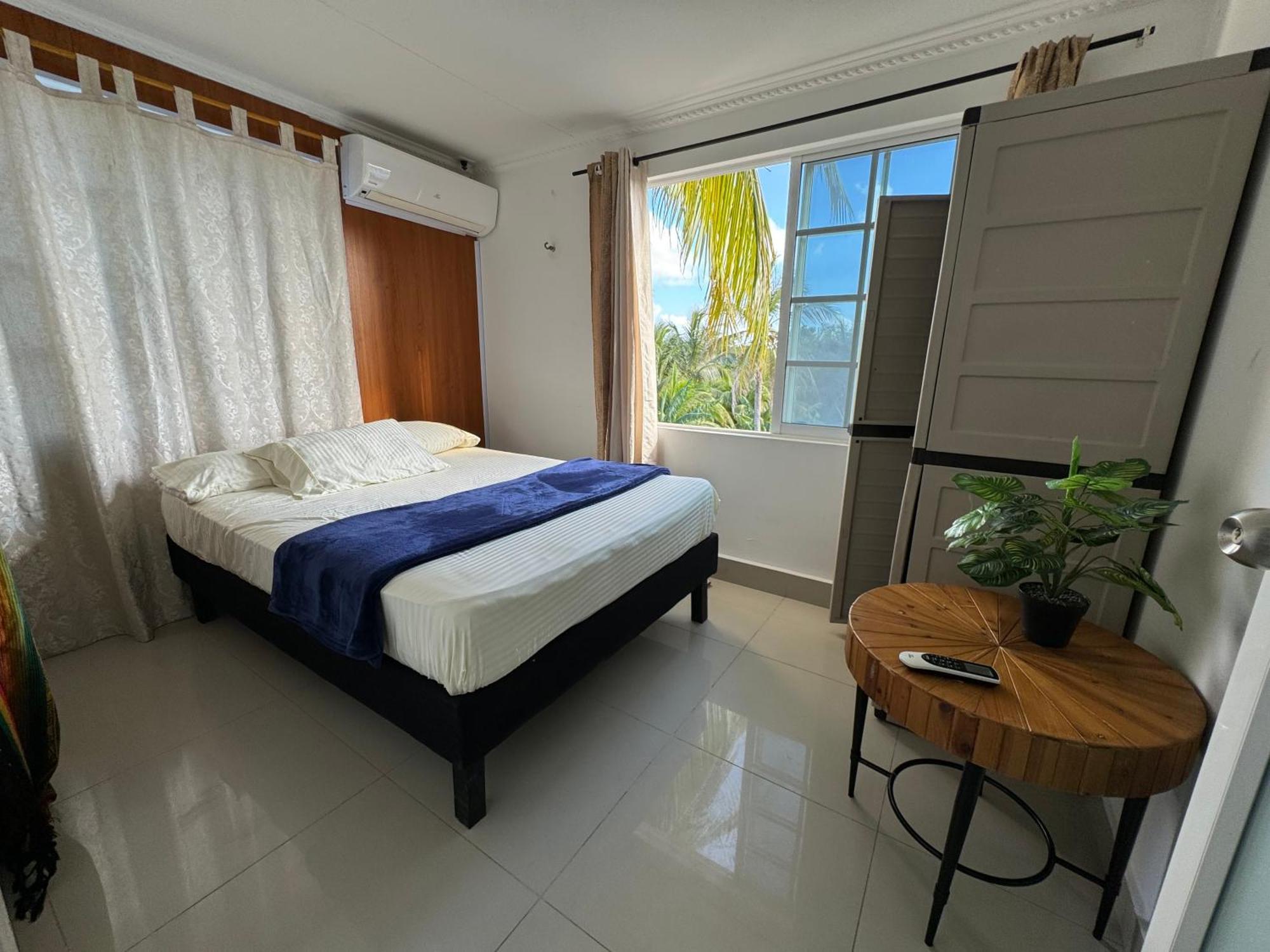 Sea Life Apartamentos En Via Principal Centro Y San Luis San Andrés 외부 사진