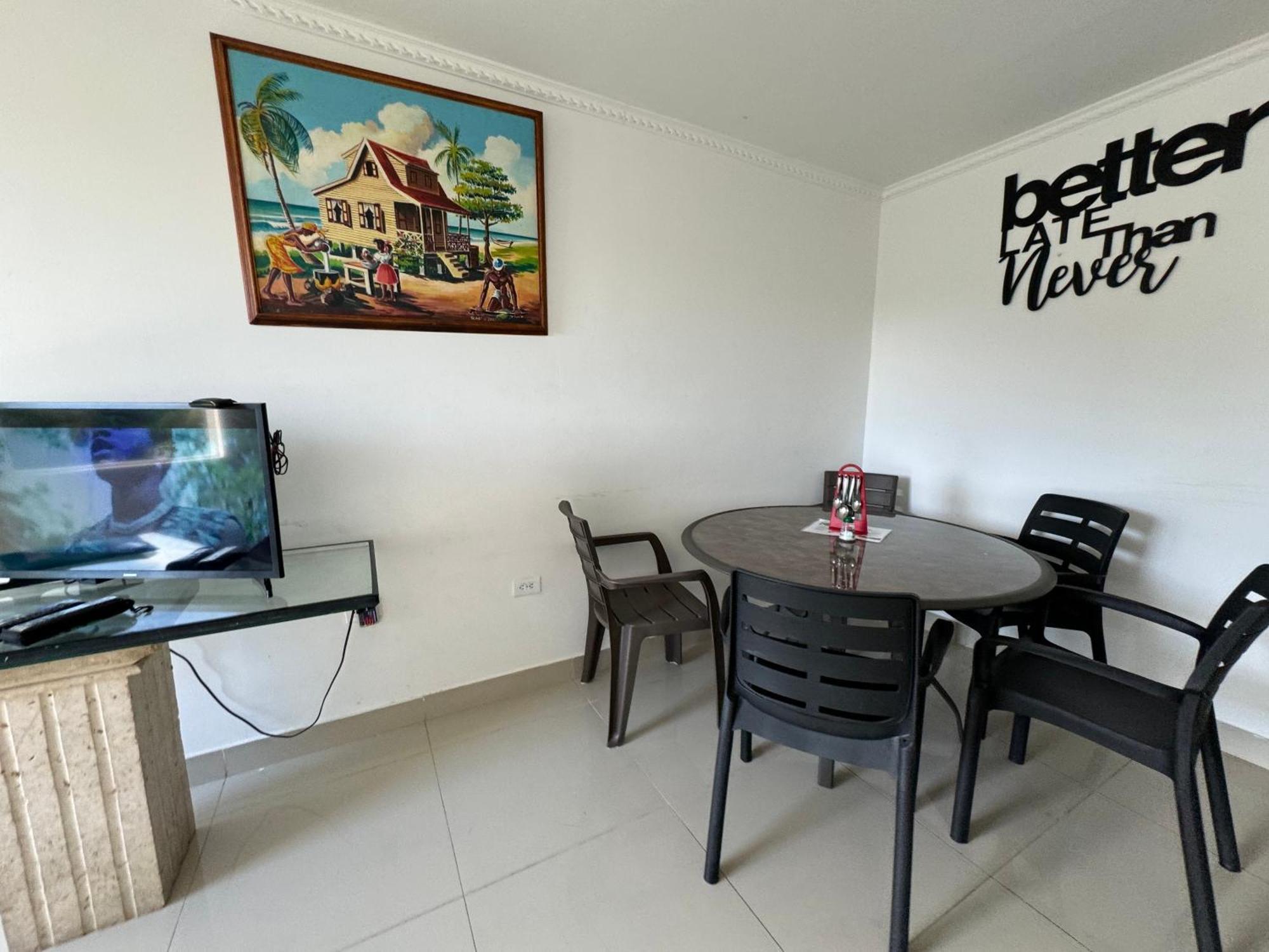 Sea Life Apartamentos En Via Principal Centro Y San Luis San Andrés 외부 사진