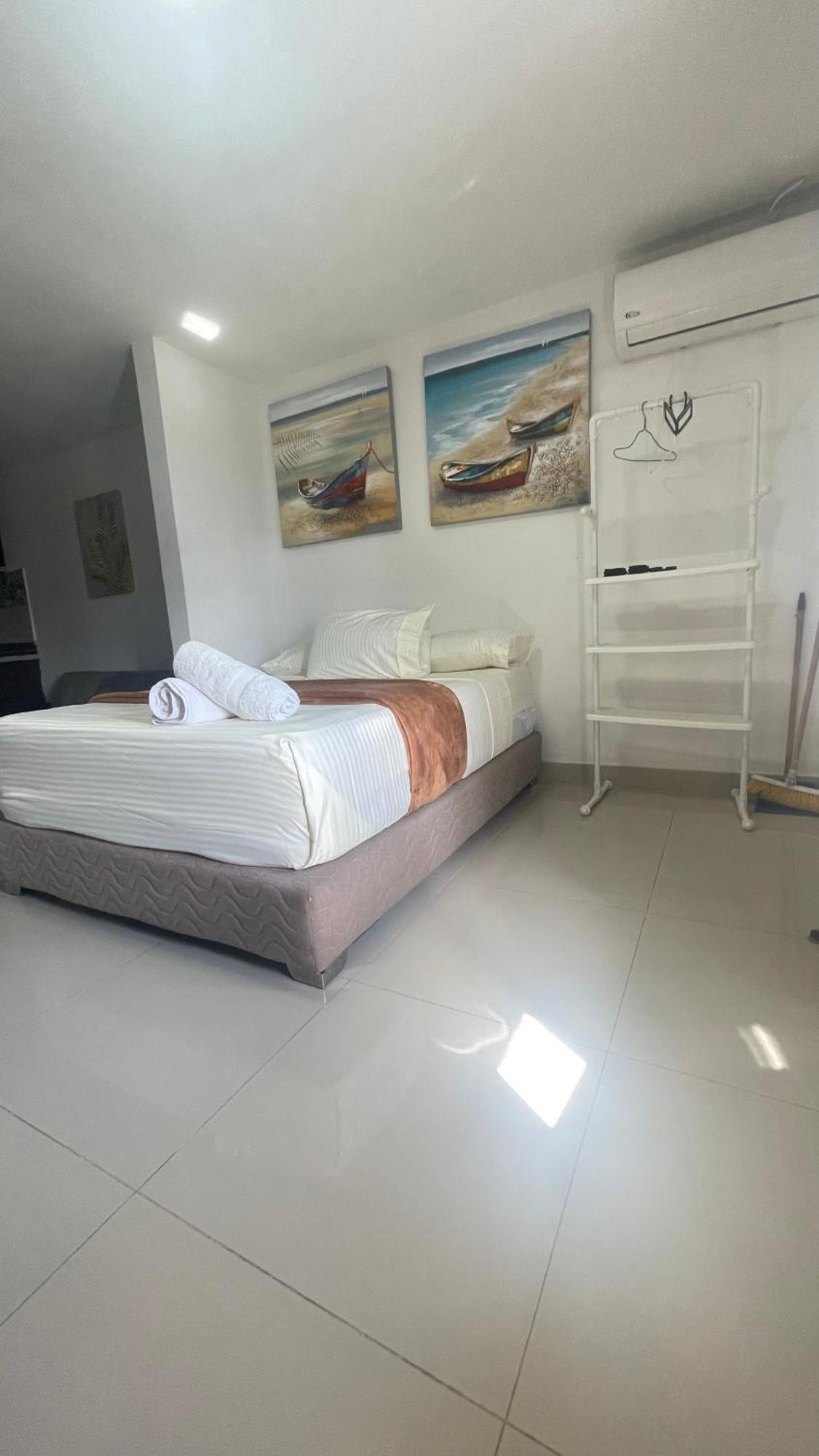 Sea Life Apartamentos En Via Principal Centro Y San Luis San Andrés 외부 사진