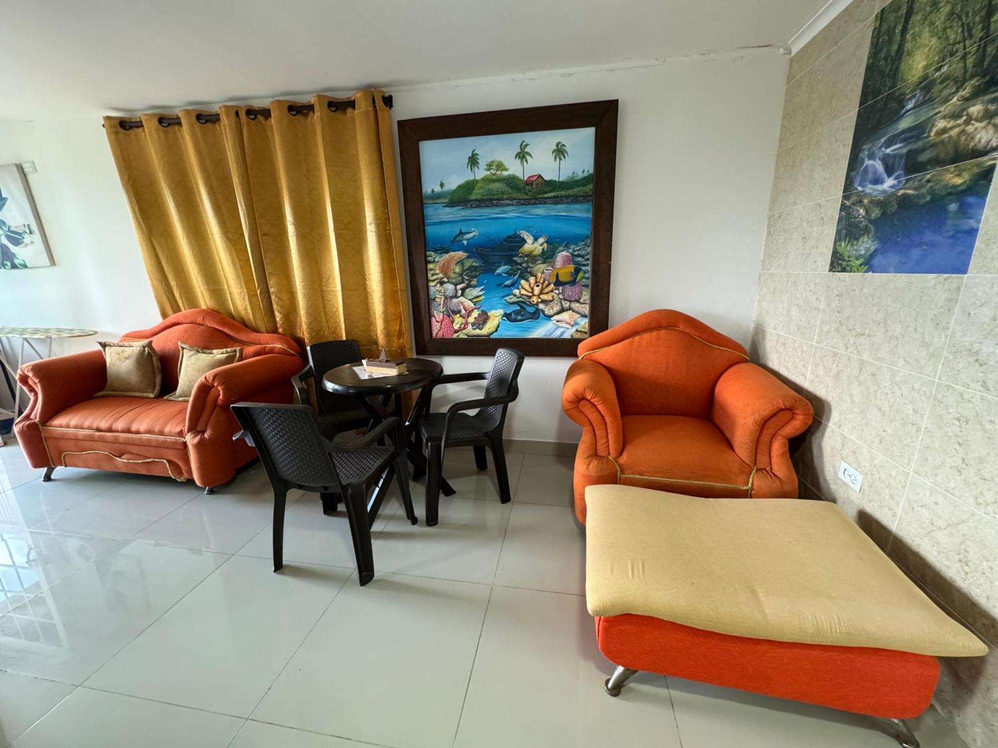 Sea Life Apartamentos En Via Principal Centro Y San Luis San Andrés 외부 사진