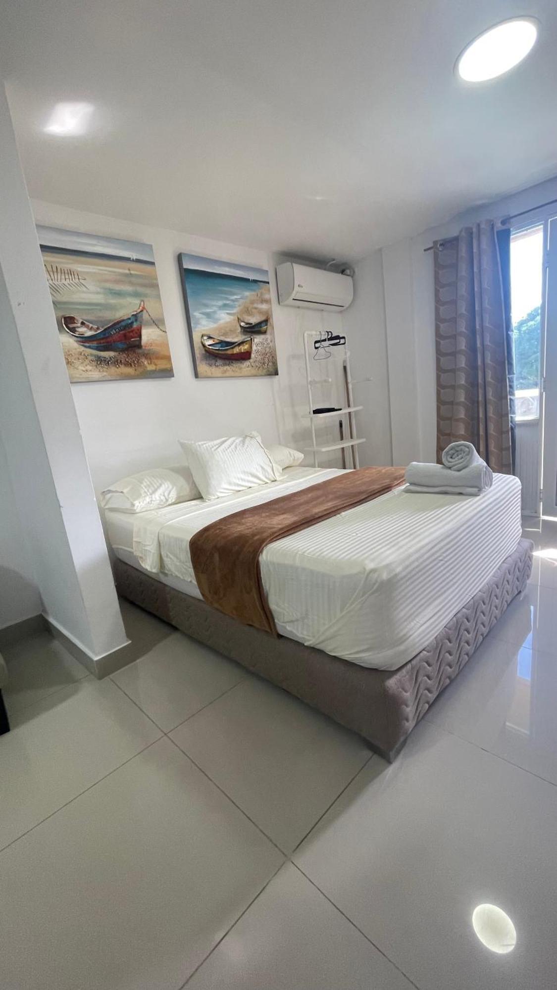 Sea Life Apartamentos En Via Principal Centro Y San Luis San Andrés 외부 사진