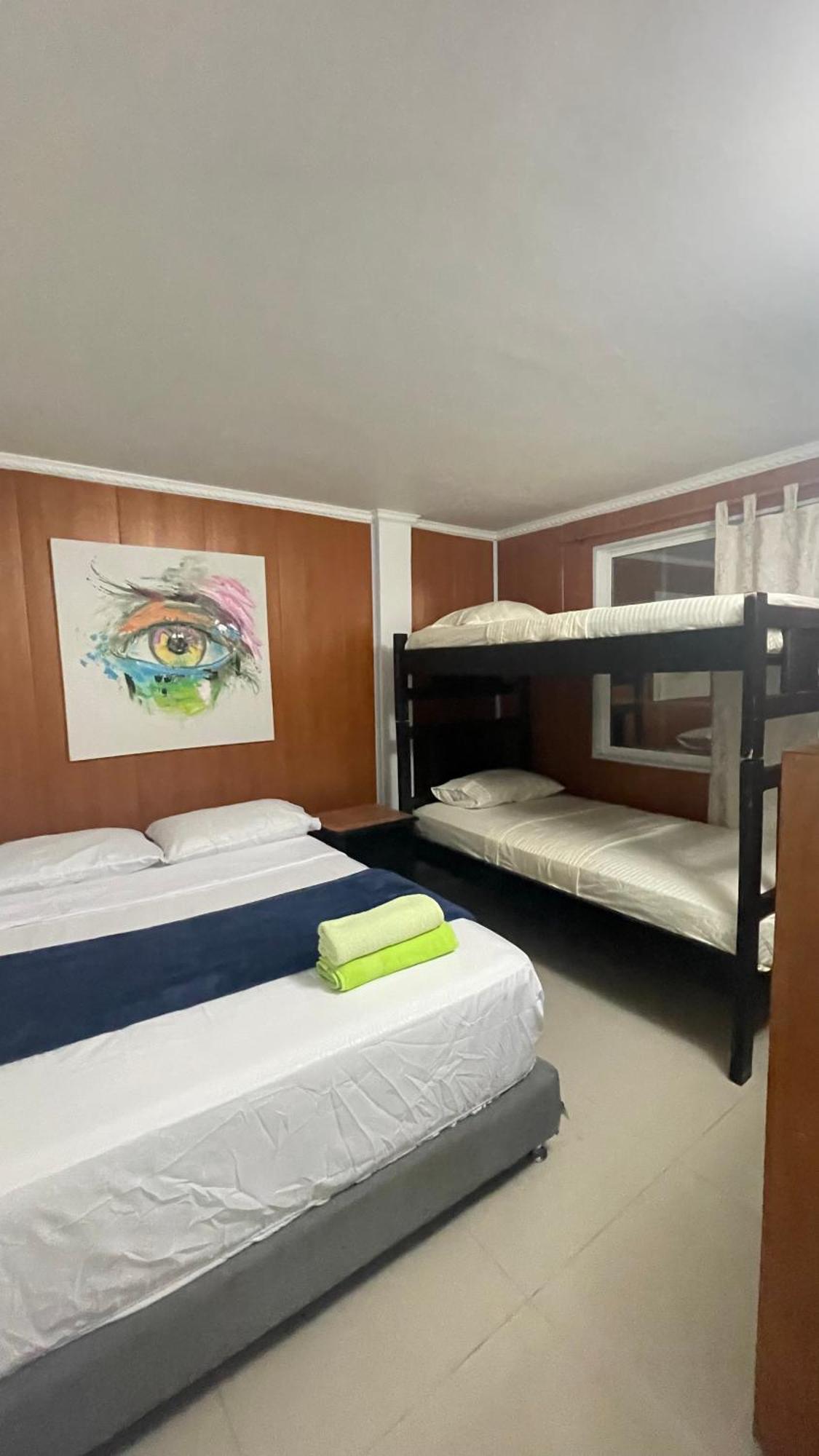 Sea Life Apartamentos En Via Principal Centro Y San Luis San Andrés 외부 사진