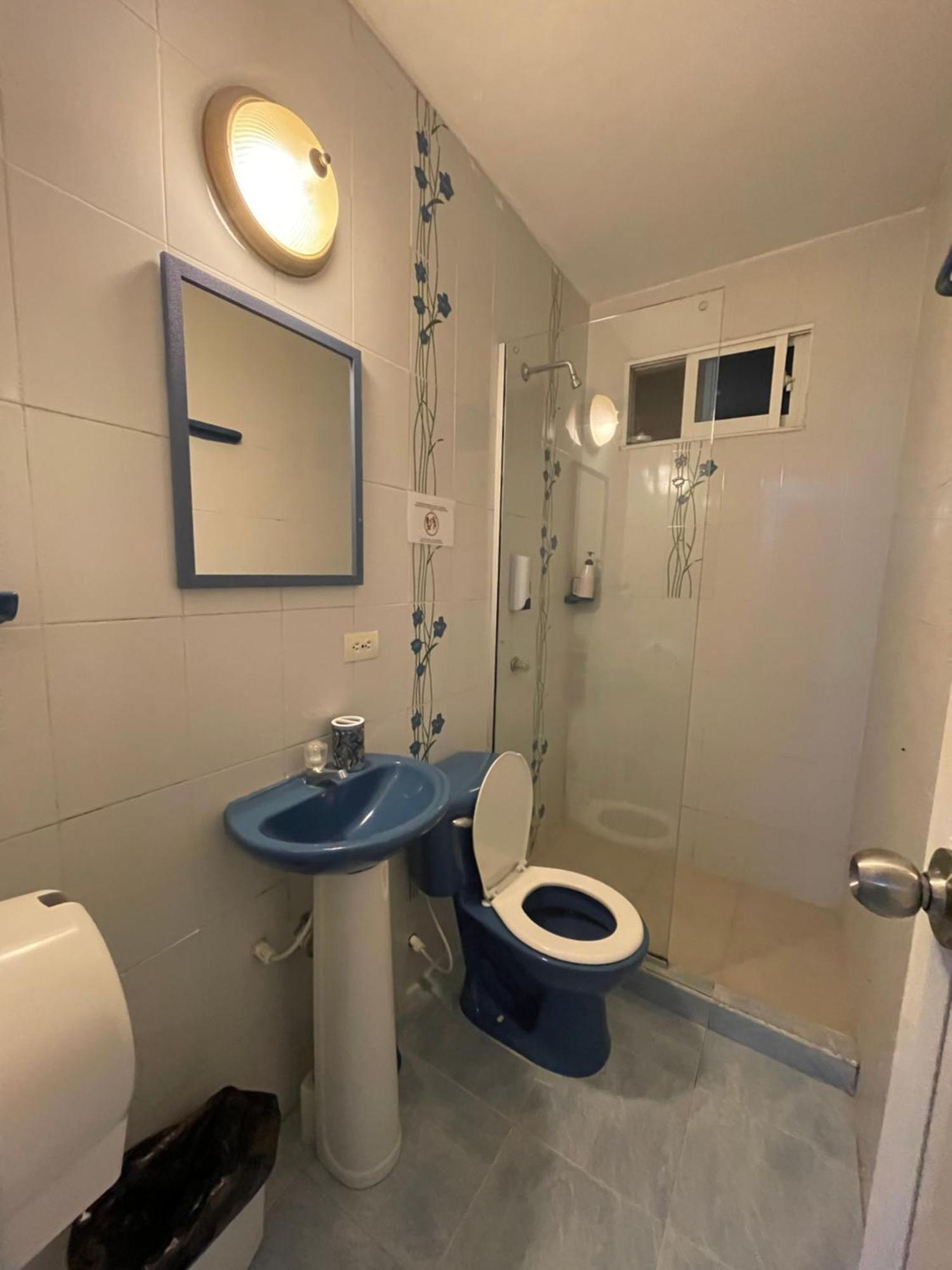 Sea Life Apartamentos En Via Principal Centro Y San Luis San Andrés 외부 사진