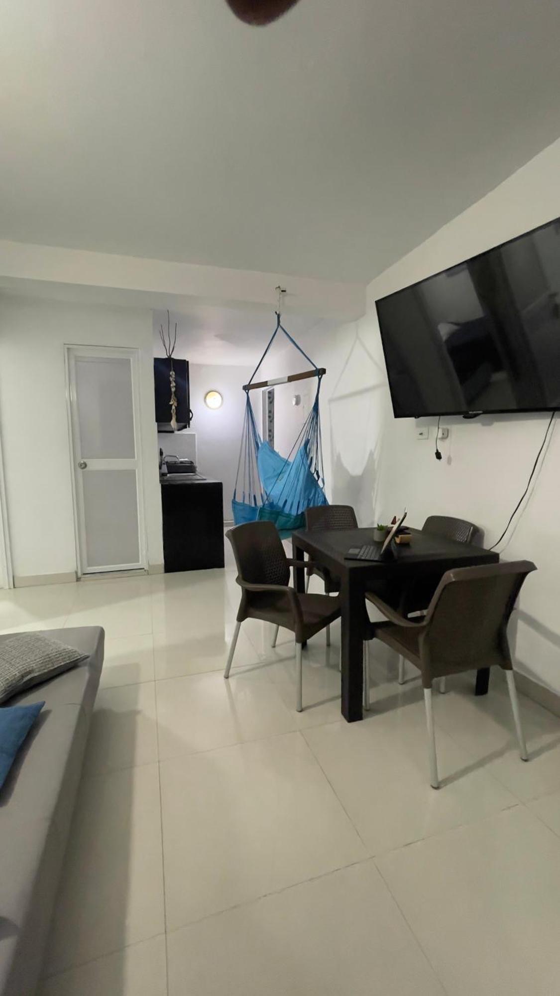 Sea Life Apartamentos En Via Principal Centro Y San Luis San Andrés 외부 사진